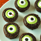 Easy Halloween Eyeball Brownie Bites
