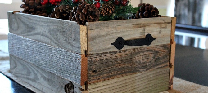 DIY Wood Holiday Box