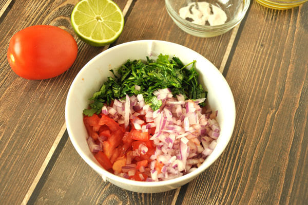 Tomato Salad {Ensalada de Tomate}